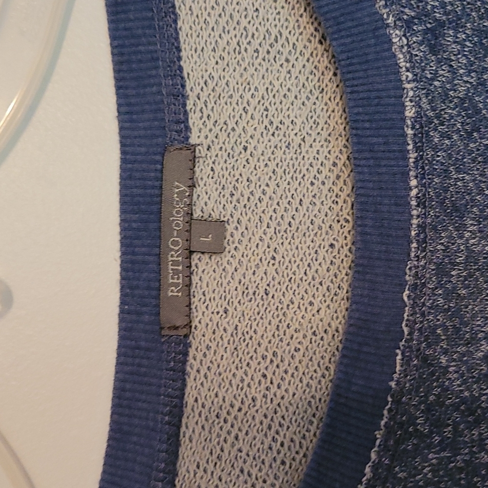 Retrology Sweatshirt - Picture 2 of 3